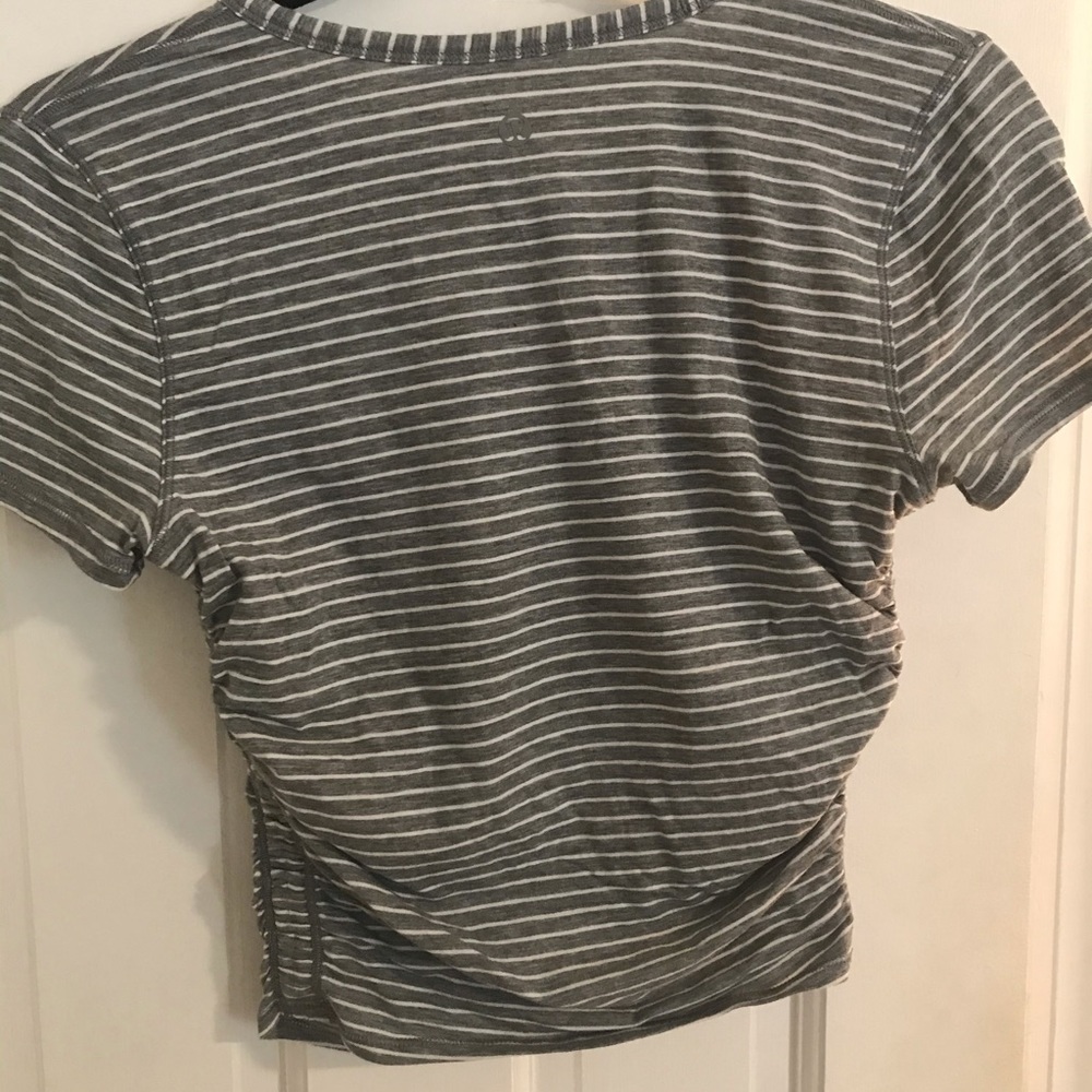 LULULEMON TOP